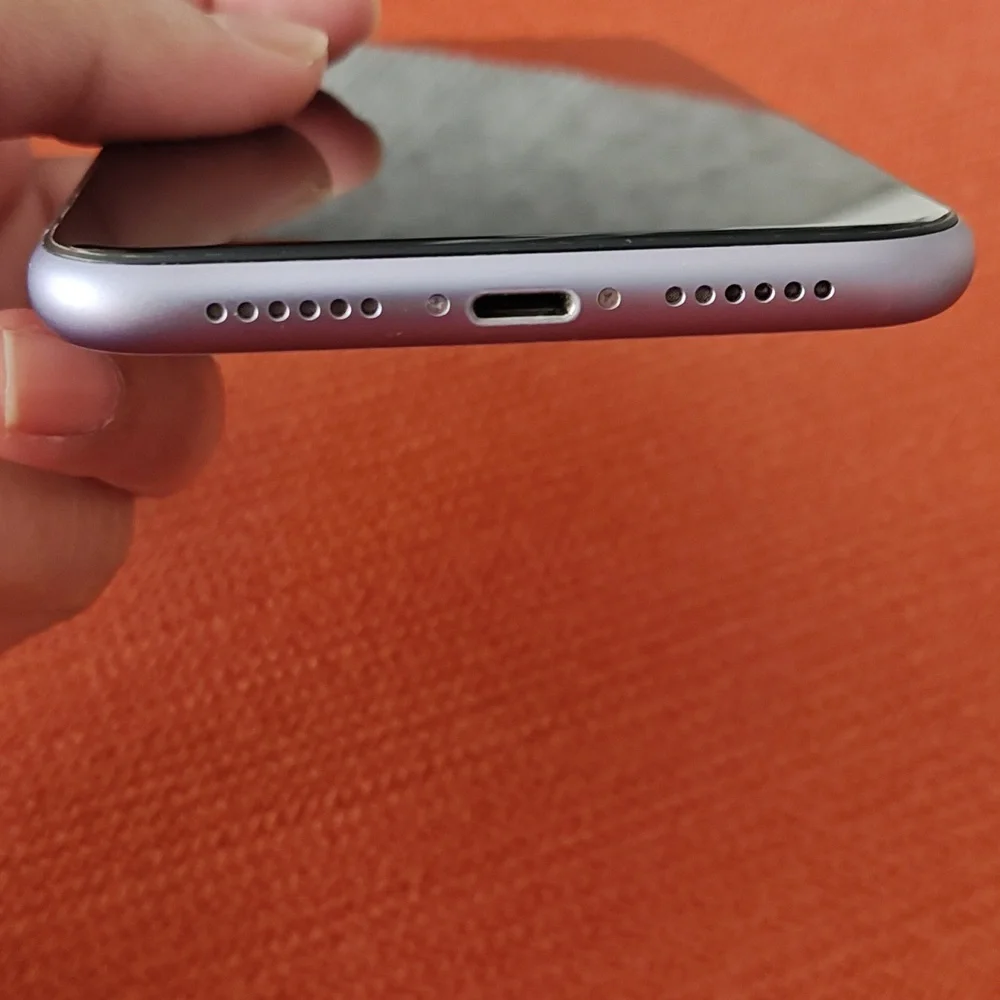 Apple iPhone 11 in Soft Purple